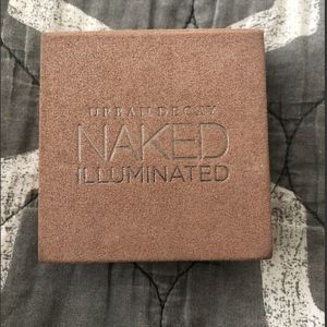 Urban Decay Naked Illuminated (Aura)